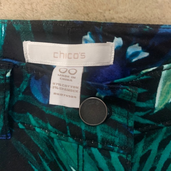 Tropical Chico’s Stretch Skinny Ankle Crops - Picture 4 of 5